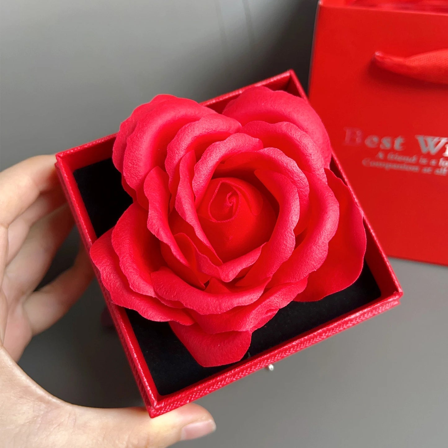 2025 Valentine Gift Box Sparkling Heart Love Necklace with Luxurious Rose Gift Boxes ForGirlfriend Mom Romantic Package Case